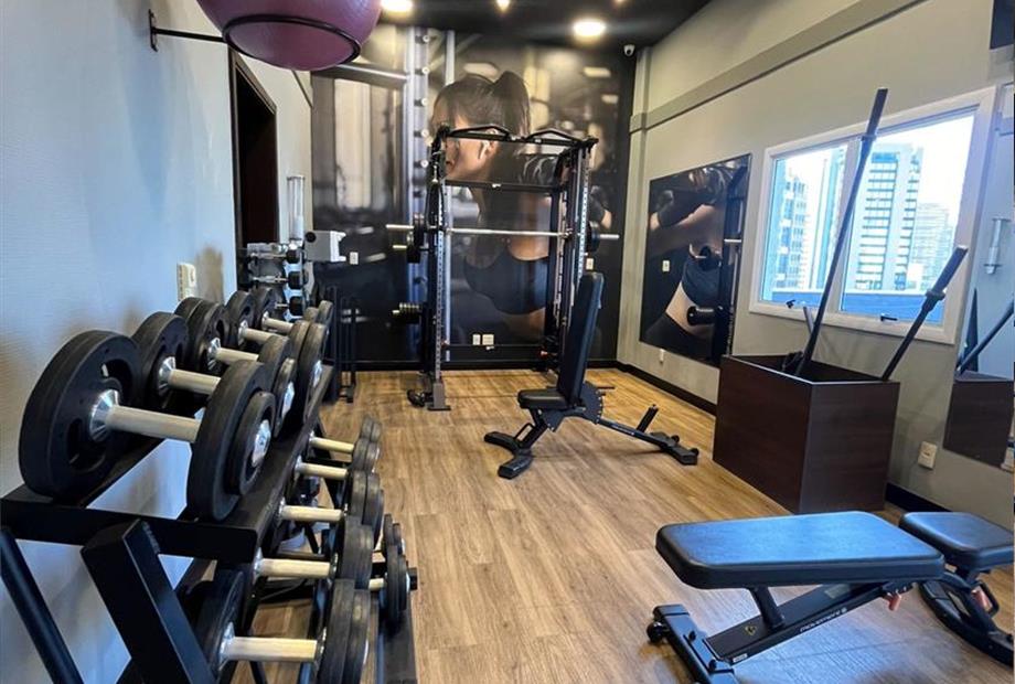 7) academia 1 omni.jpg