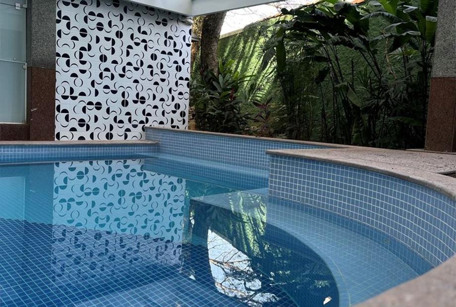 38) piscina1 omni.jpg