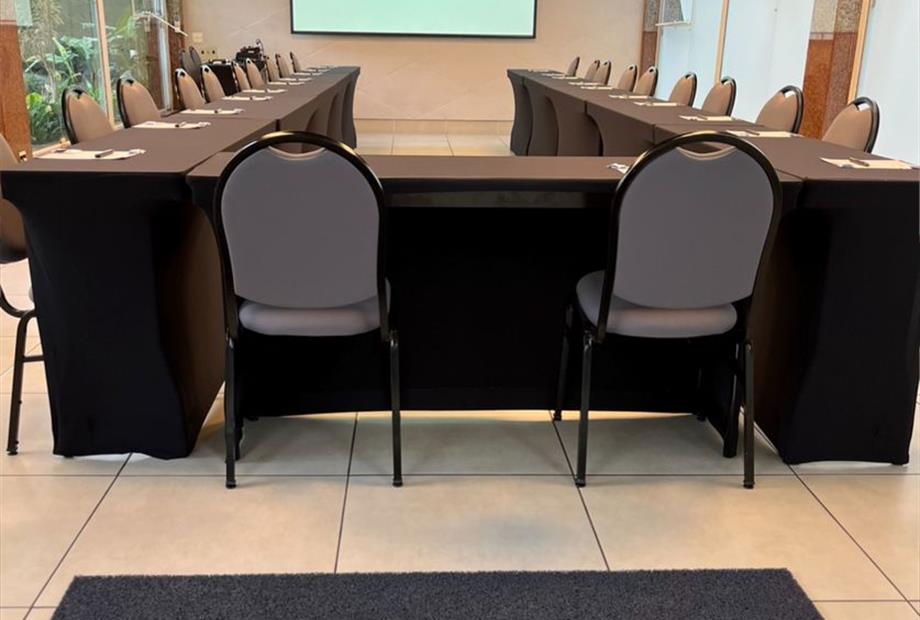 47) sala de eventos 1 exp.jpg