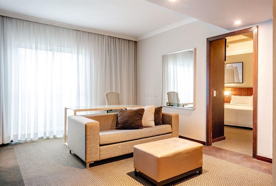 suite jr 1 omn 1.jpg