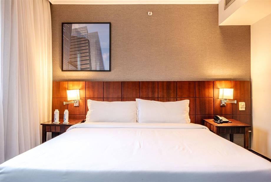 suite jr 13 omn1.jpg