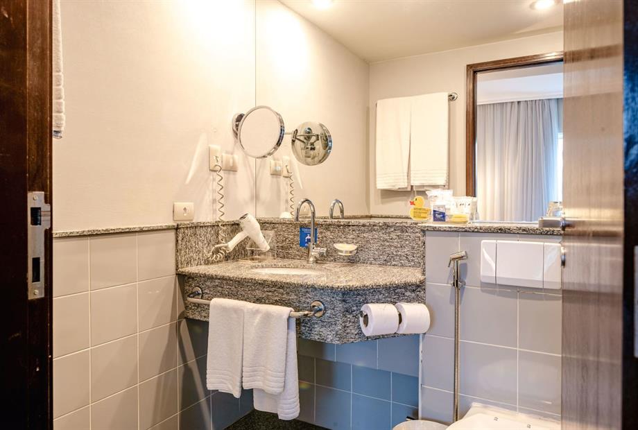 suite jr 19 omn1.jpg