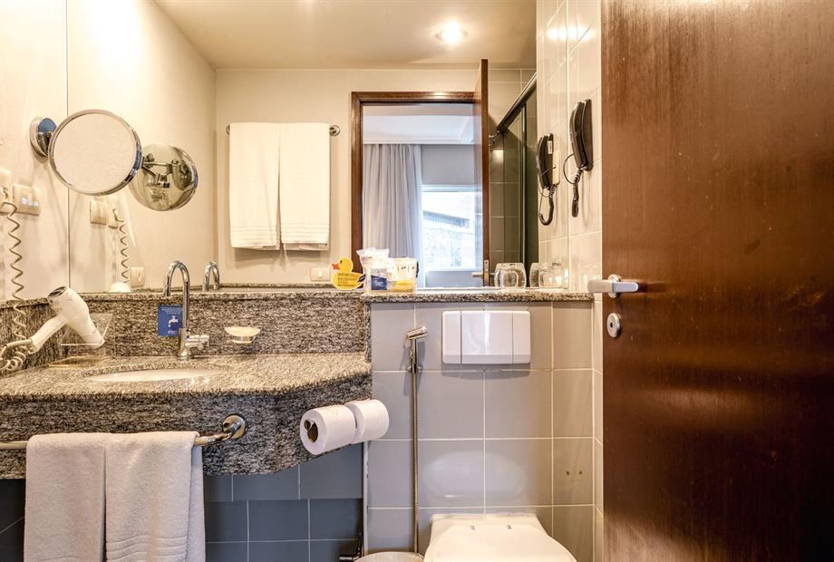 suite jr 20 omn1.jpg