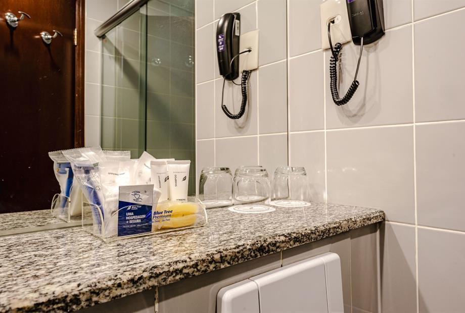 suite jr 23 omn1.jpg