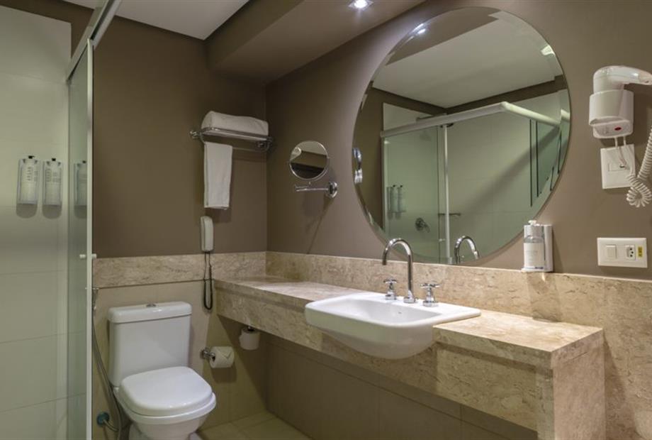 57 suite com banheira.jpg