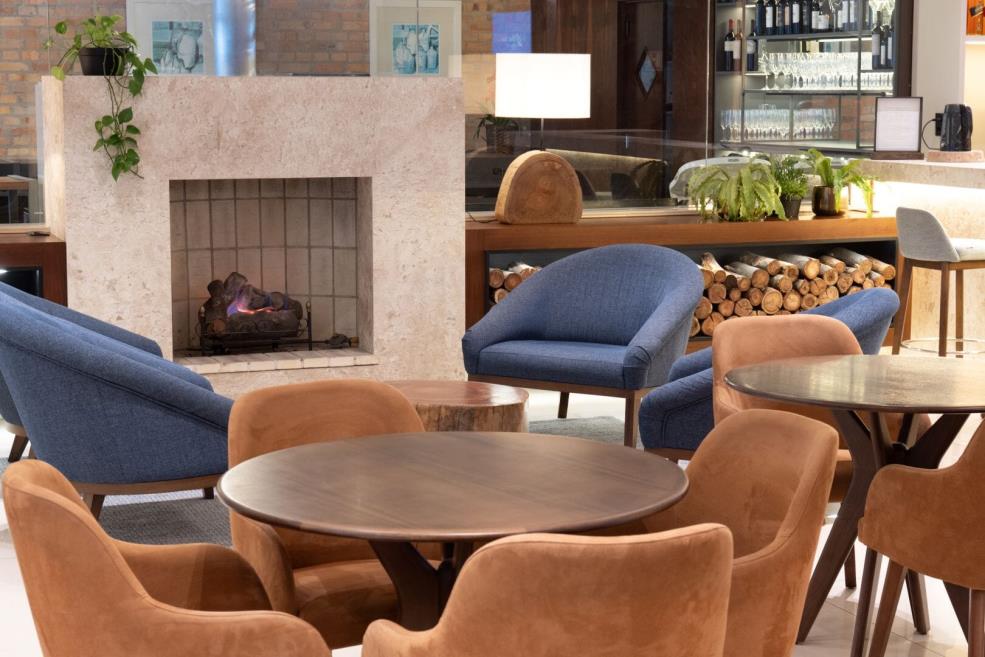 lobby om_8765.jpg
