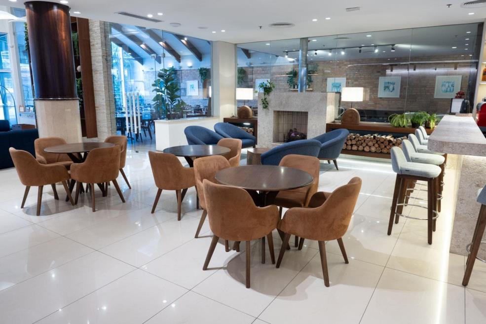 lobby om_8752.jpg