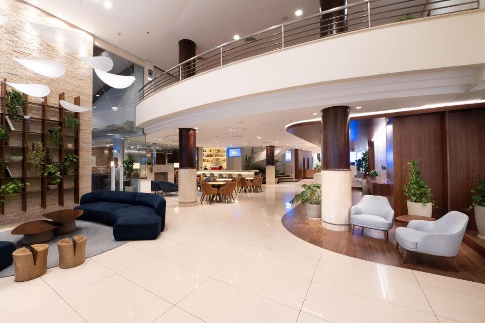 lobby om_8814.jpg