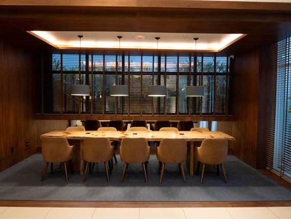 lobby om_8769.jpg