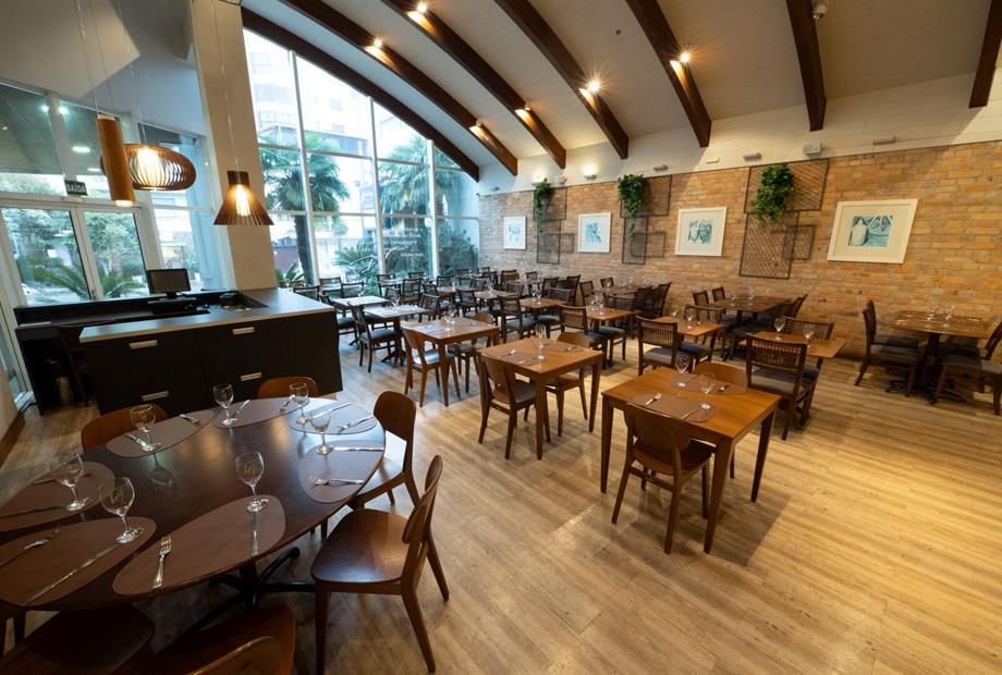 restaurante om_8881.jpg