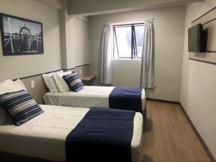 quarto duplo 2 camas solteiro.jpg