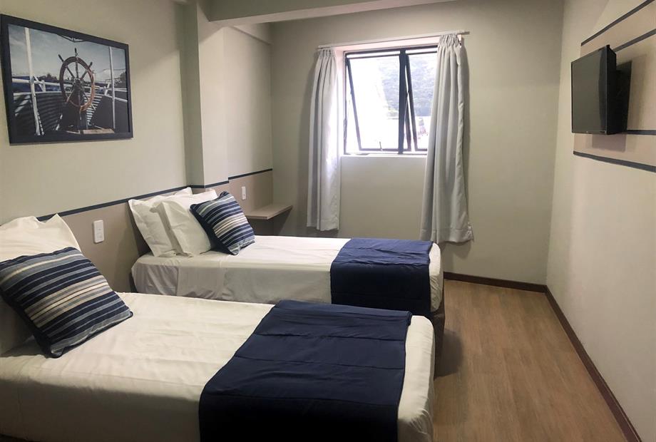 quarto duplo 2 camas solteiro.jpg