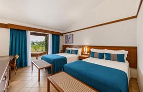 Superior Twin com Banheira do Blue Tree Thermas de Lins