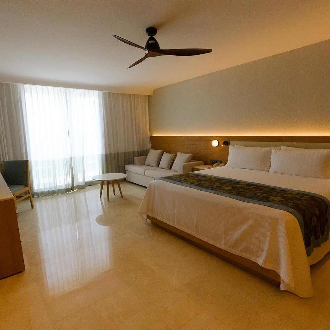 Privilege Club - 1000575223.jpg