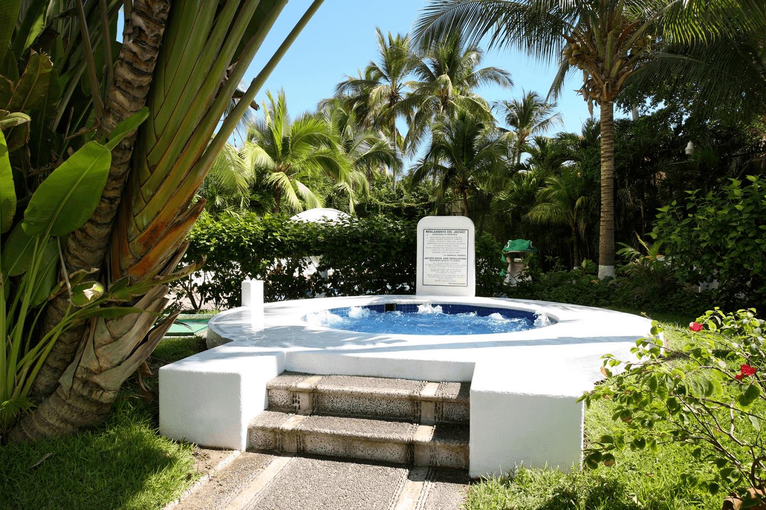 ixtapa jacuzzi.jpg