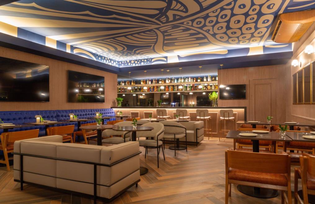 american bar 2 omn.jpg