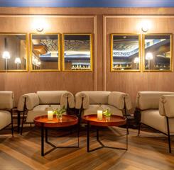 american bar 7 omn.jpg