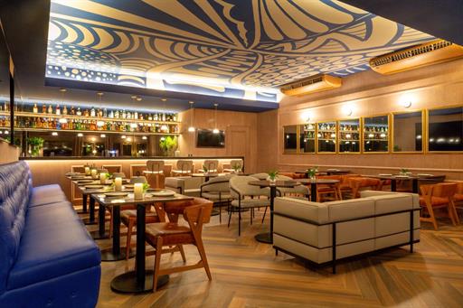 american bar 3 omn.jpg