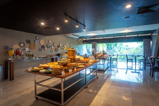 restaurante 5 omn.jpg