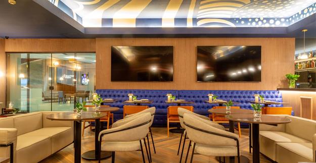 american bar 6 omn.jpg