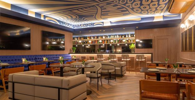 american bar 2 omn.jpg