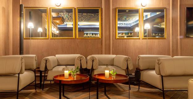 american bar 7 omn.jpg