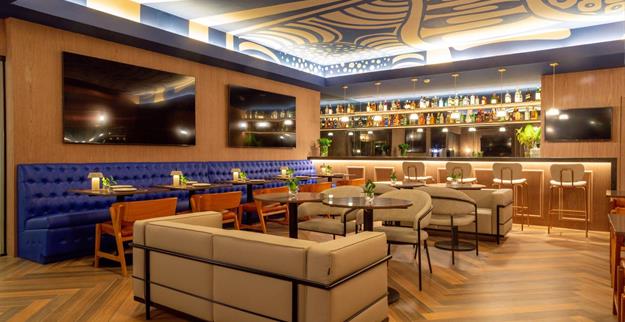 american bar 4 omn.jpg