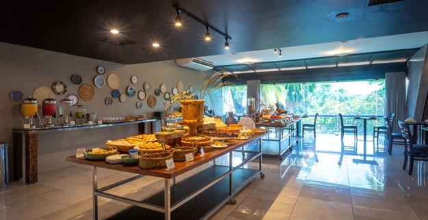 restaurante 5 omn.jpg