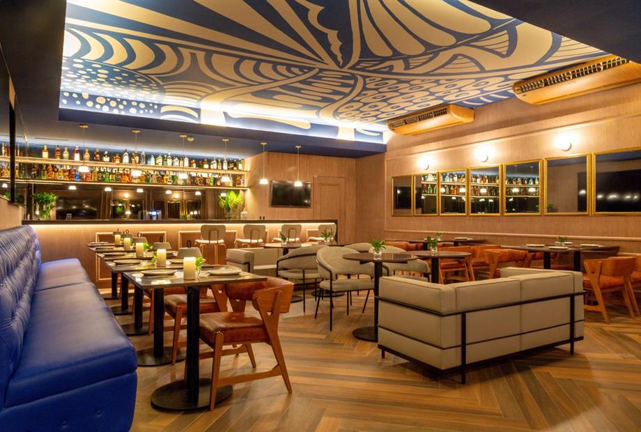 american bar 3 omn.jpg