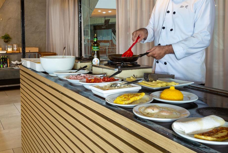 restaurante 3 omn.jpg