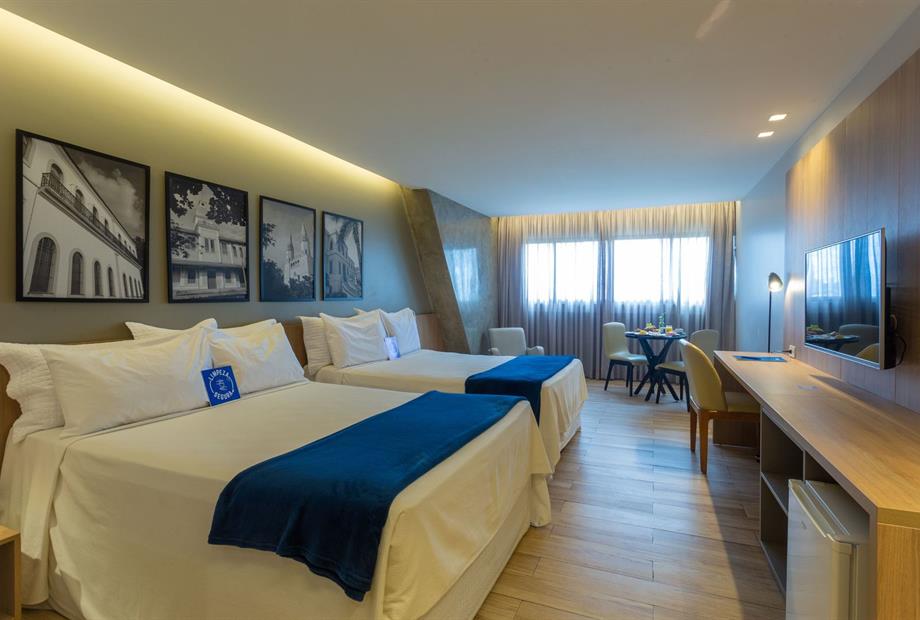 premium familia 2 omn.jpg