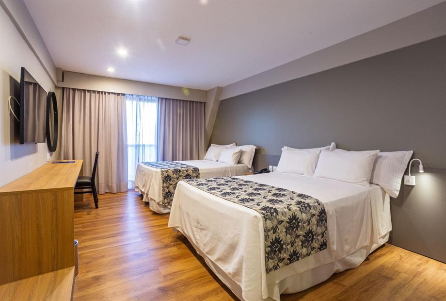 premium varanda 2 camas casal 1 om.jpg