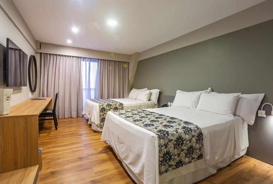 premium varanda 2 camas casal 5 om.jpg