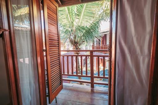 brigitte banheira 5 e varanda_easy-resize.com.jpg