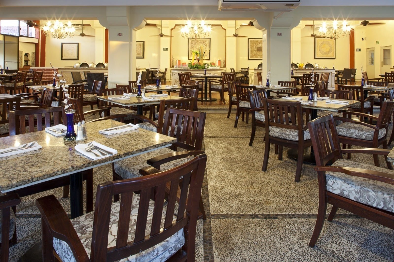 RESTAURANT HACIENDA 2.jpg