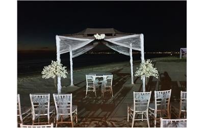 Montaje gazebo ceremonia en playa