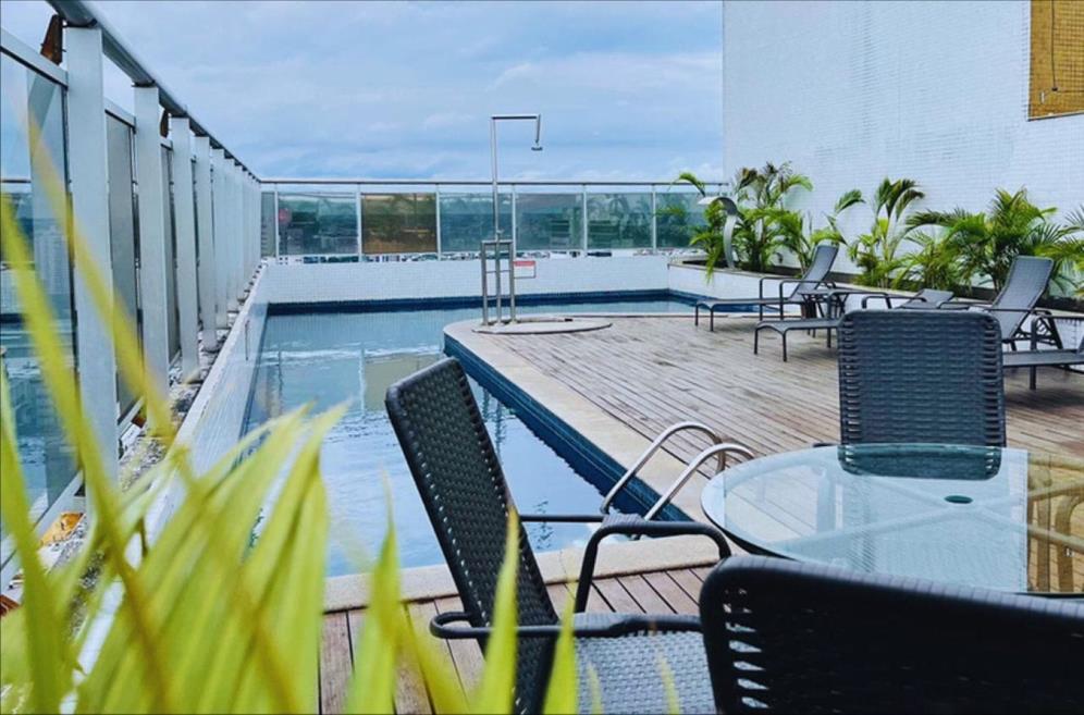 om piscina (1).jpg
