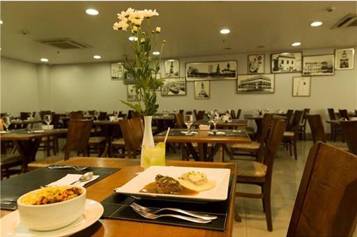 MESA E SALAO NOVA.jpg