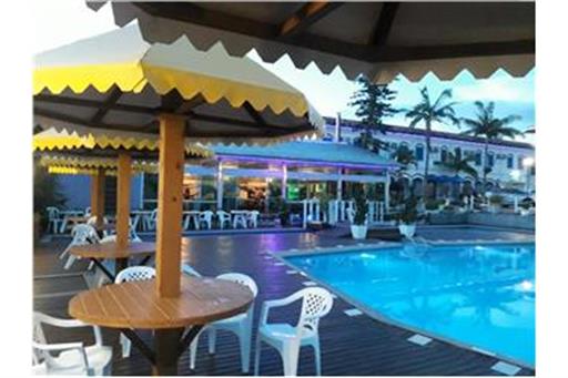 BISTROT E PISCINA EXTERNA