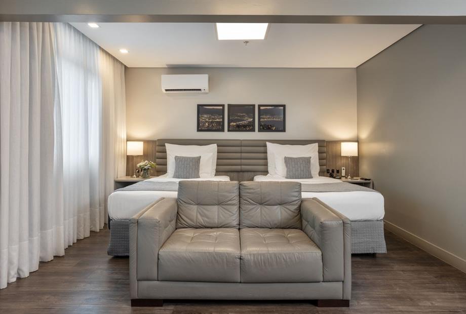 om suite jr tw 1.jpg