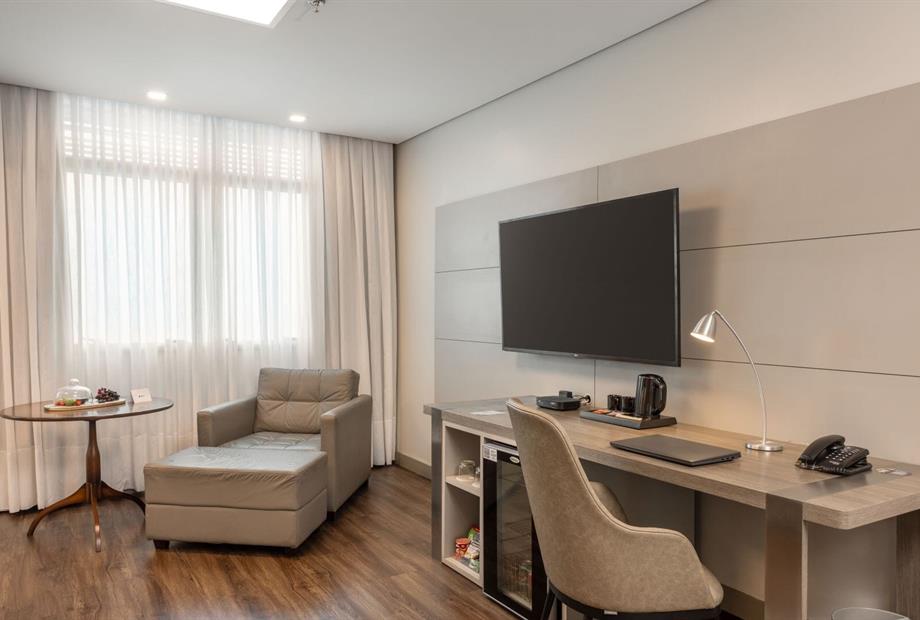 om suite executiva casal 4.jpg