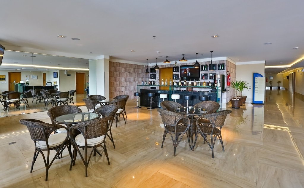 lobby-bar.jpg