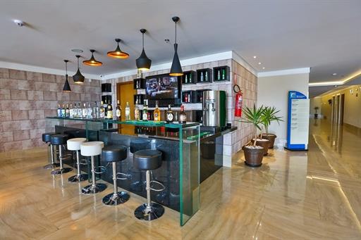 lobby-bar (1).jpg