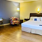 SUITE JUNIOR  2 CAMAS DE CASAL
