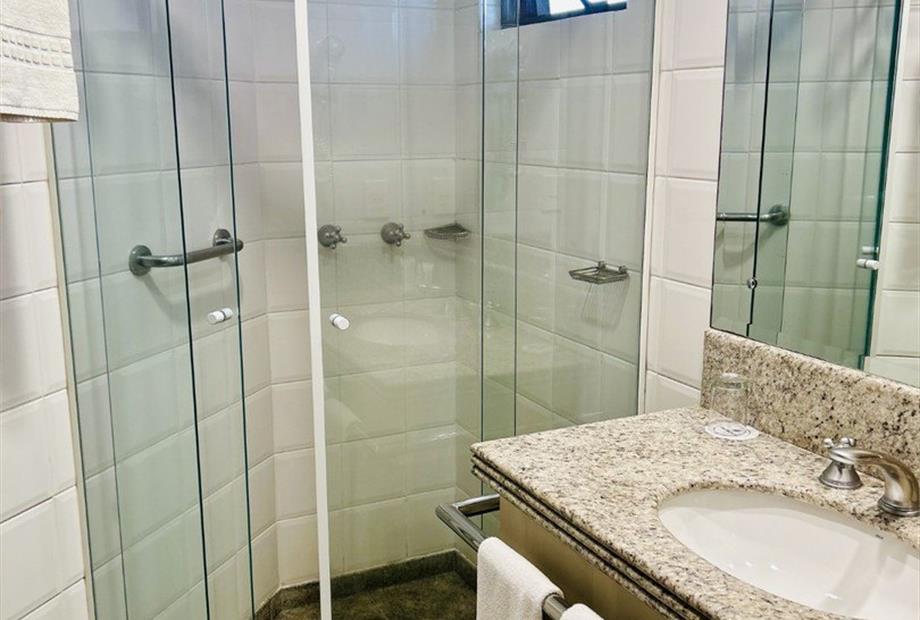 suite junior duas camas casal banheiro 21.jpg