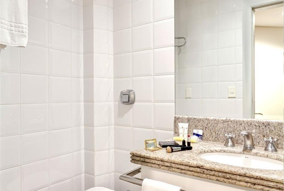 suite executiva duas camas casal bannheiro 6.jpg