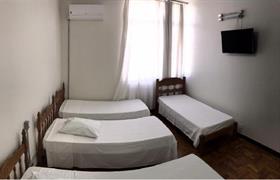 Quarto quadruplo standard do Hotel São Nicolau