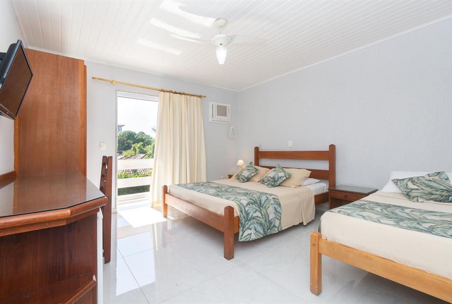 rob_7907 (resized).jpg