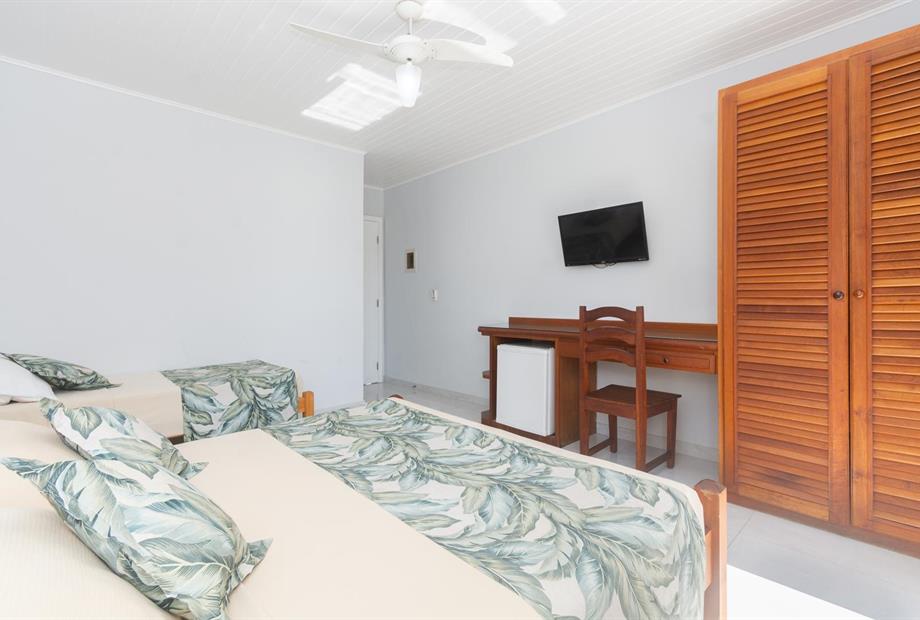 rob_7908 (resized).jpg