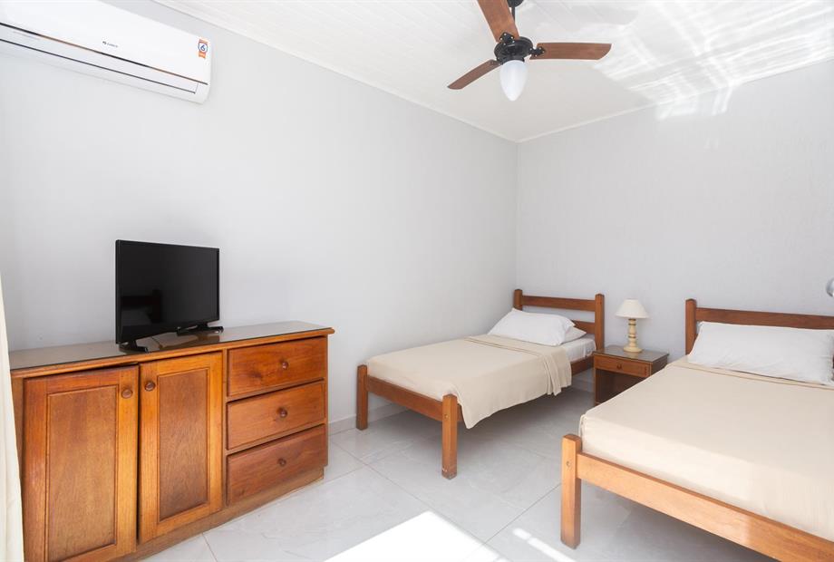 rob_7866 (resized).jpg